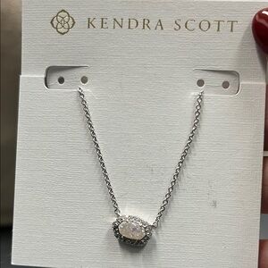 New Kendra Scott Silver Necklace with Opalescent Stone